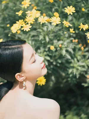 性感美女孙怡妩媚优雅写真