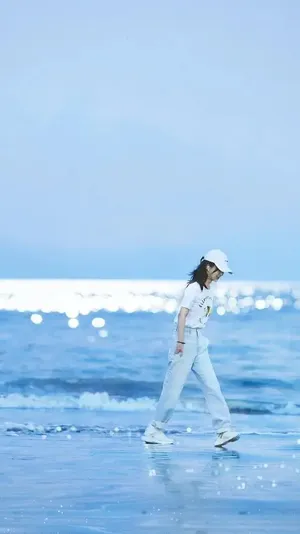 时尚性感美女明星杨紫写真_1
