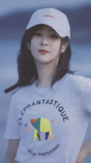 时尚性感美女明星杨紫写真_5