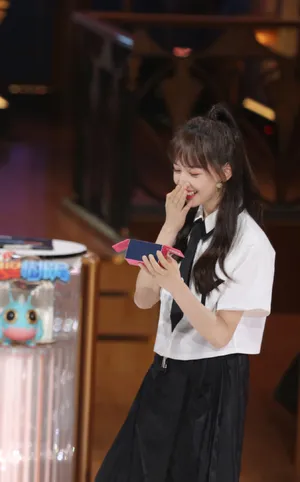 秦牛正威清秀灵动少女写真图片_6