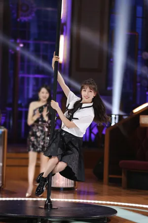 秦牛正威清秀灵动少女写真图片_7