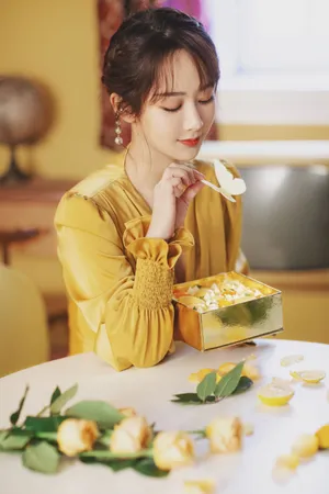 杨紫明艳性感时尚大片写真图片_7