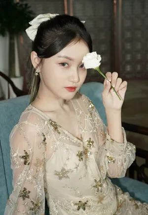 林小宅轻纱裙甜美写真图片