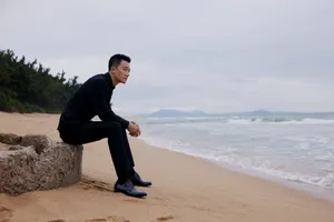 黄轩海南岛国际电影节帅气写真图片_2