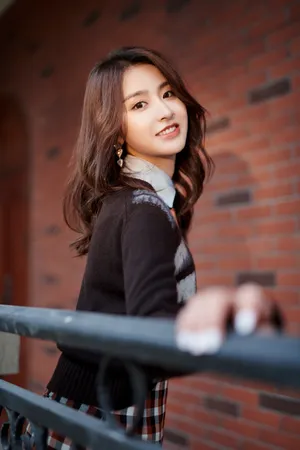 金子涵灵动少女风写真图片_3