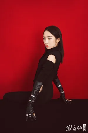 性感美女孟美岐优雅妩媚写真_4