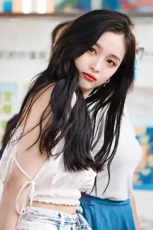 性感美女吴宣仪裹胸优雅妩媚写真