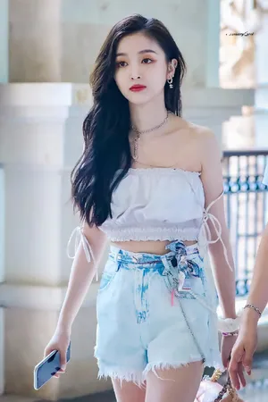 性感美女吴宣仪裹胸优雅妩媚写真_4