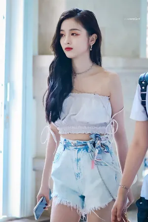 性感美女吴宣仪裹胸优雅妩媚写真_5