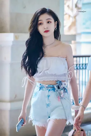 性感美女吴宣仪裹胸优雅妩媚写真_8