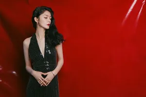 傅菁红与黑双面酷飒写真图片_4