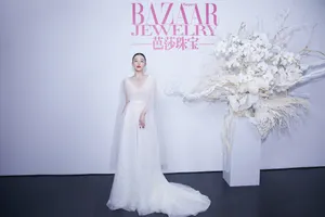 阚清子白色纱裙灵动仙气性感写真图片_2