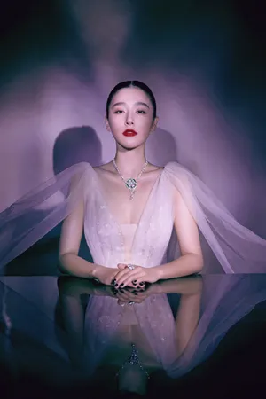 阚清子白色纱裙灵动仙气性感写真图片_5