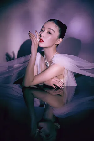 阚清子白色纱裙灵动仙气性感写真图片_6