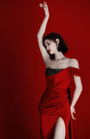 THE9许佳琪红裙大长腿美艳性感写真图片