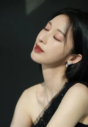 张俪芭莎珠宝魅力性感活动照图片_8