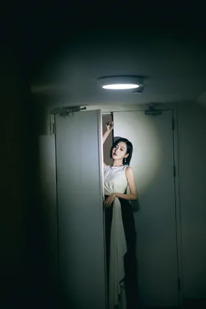 王梓薇高开叉礼服性感2020芭莎珠宝活动照图片_9