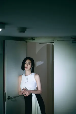王梓薇高开叉礼服性感2020芭莎珠宝活动照图片_11