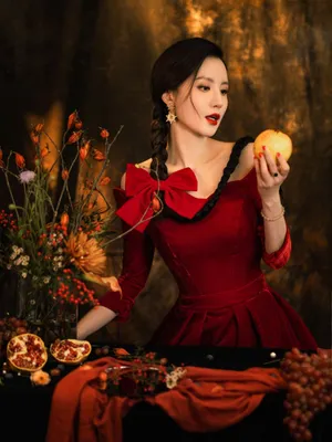 张萌红裙长辫复古性感写真图片_3