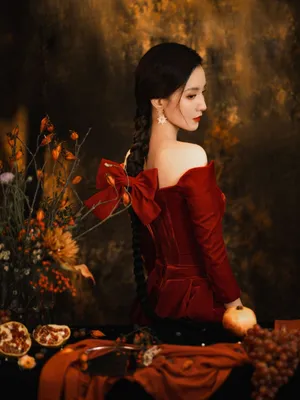 张萌红裙长辫复古性感写真图片_8