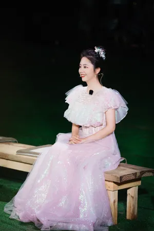 性感美女谭松韵妩媚优雅写真_3