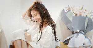 马瑞白衣湿发造型性感写真图片_1