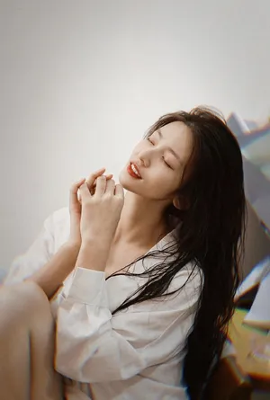 马瑞白衣湿发造型性感写真图片_2