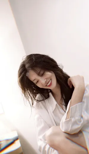 马瑞白衣湿发造型性感写真图片_5