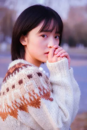 性感美女沈月妩媚优雅写真_8