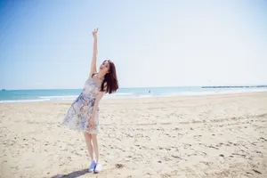 性感美女戚薇妩媚优雅写真_6