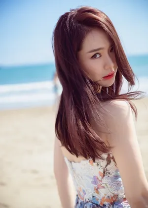性感美女戚薇妩媚优雅写真_8