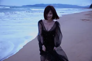 尚语贤黑色薄纱长裙性感写真图片_2