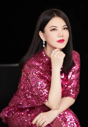 性感美女明星李湘妩媚优雅写真