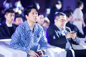 潘粤明2020风格大赏帅气图片写真_6