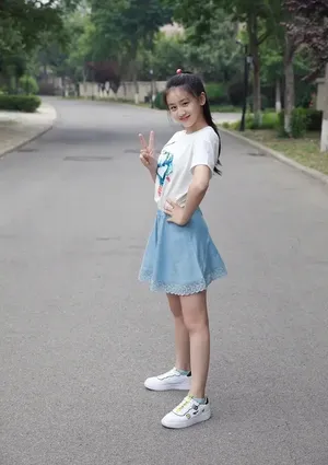 清纯小美女森碟美照