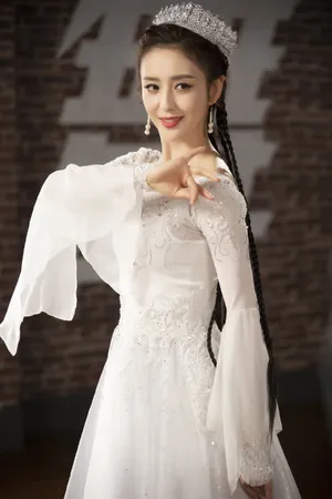 性感美女佟丽娅优雅妩媚写真_3