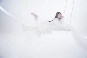 金子涵云朵白裙性感写真图片_3