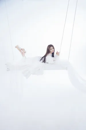 金子涵云朵白裙性感写真图片_5