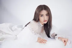 金子涵云朵白裙性感写真图片_7