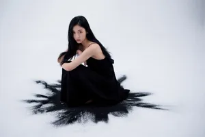 SNH48孙芮吊带黑裙冷艳写真图片_3