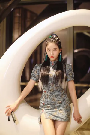 SNH48孙芮国风旗袍性感写真图片