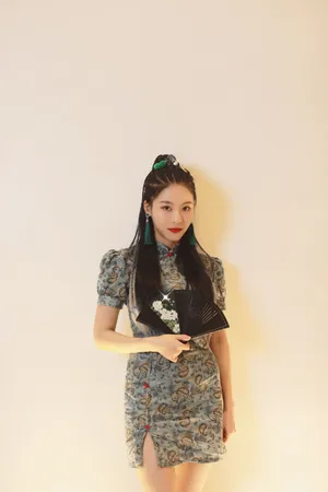 SNH48孙芮国风旗袍性感写真图片_4