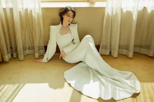 性感美女张馨予妩媚撩人写真_6