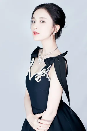 性感美女古力娜扎妩媚优雅写真_4