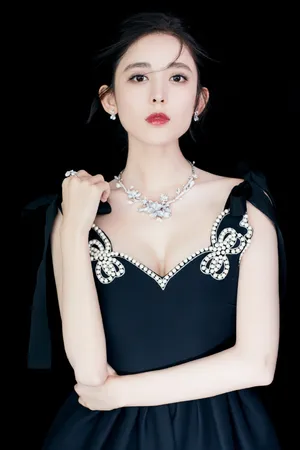 性感美女古力娜扎妩媚优雅写真_5