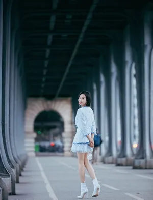 性感美女宋茜优雅妩媚写真