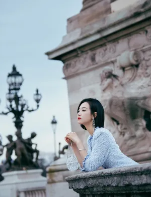 性感美女宋茜优雅妩媚写真_8