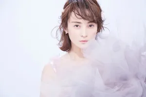 性感美女蒋勤勤妩媚优雅写真_2
