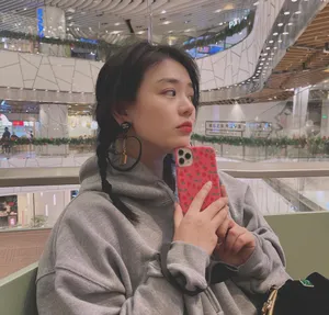 马思纯麻花辫可爱满分日常美照图片