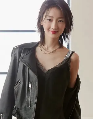性感美女周冬雨妩媚撩人写真_4